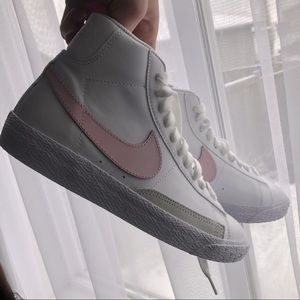Nike Blazer Mid - Pastel Pink swoosh/white - NEW